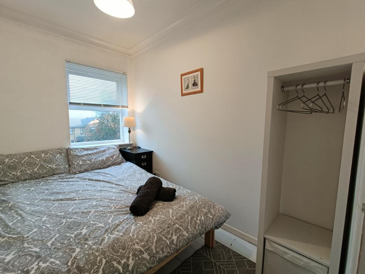 2 Bed Functional House Close To Manor Park Train Station London Eksteriør billede